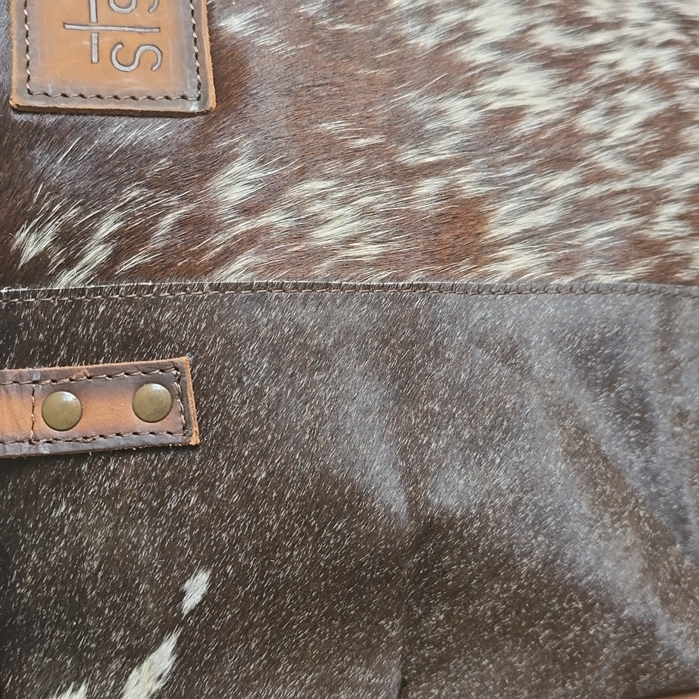 Cowhide Tote - Picture 6 of 7
